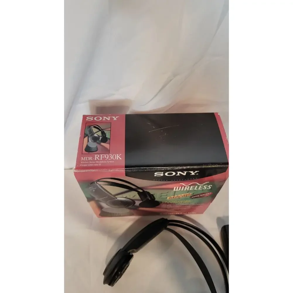 Sony MDR-RF930K Wireless Stereo Headphone System Complete In Box Tested Working